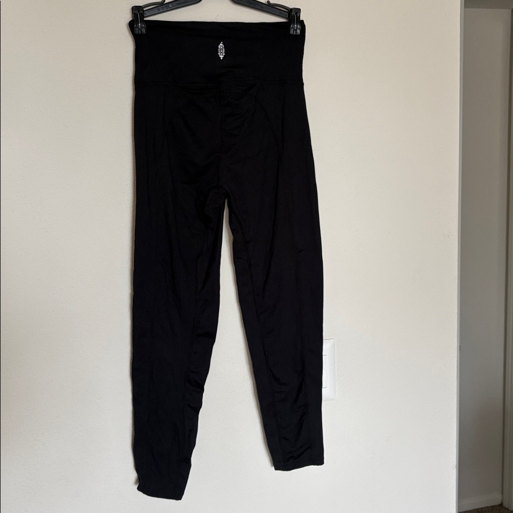 NEW Free People FP Movement Breath Deeper Black High-Waisted Leggings small - Picture 4 of 8